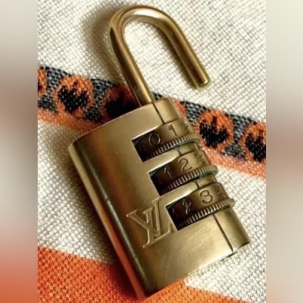 Louis Vuitton Rare Cadena Padlock